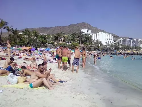 canarie a gennaio si fa il bagno